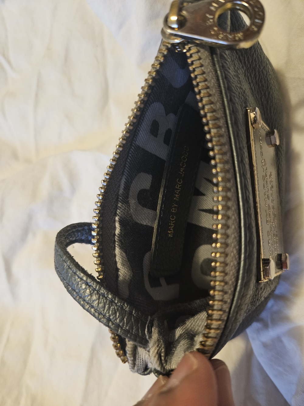 Marc Jacobs Grey Leather Zip Key Pouch - Picture 5 of 6